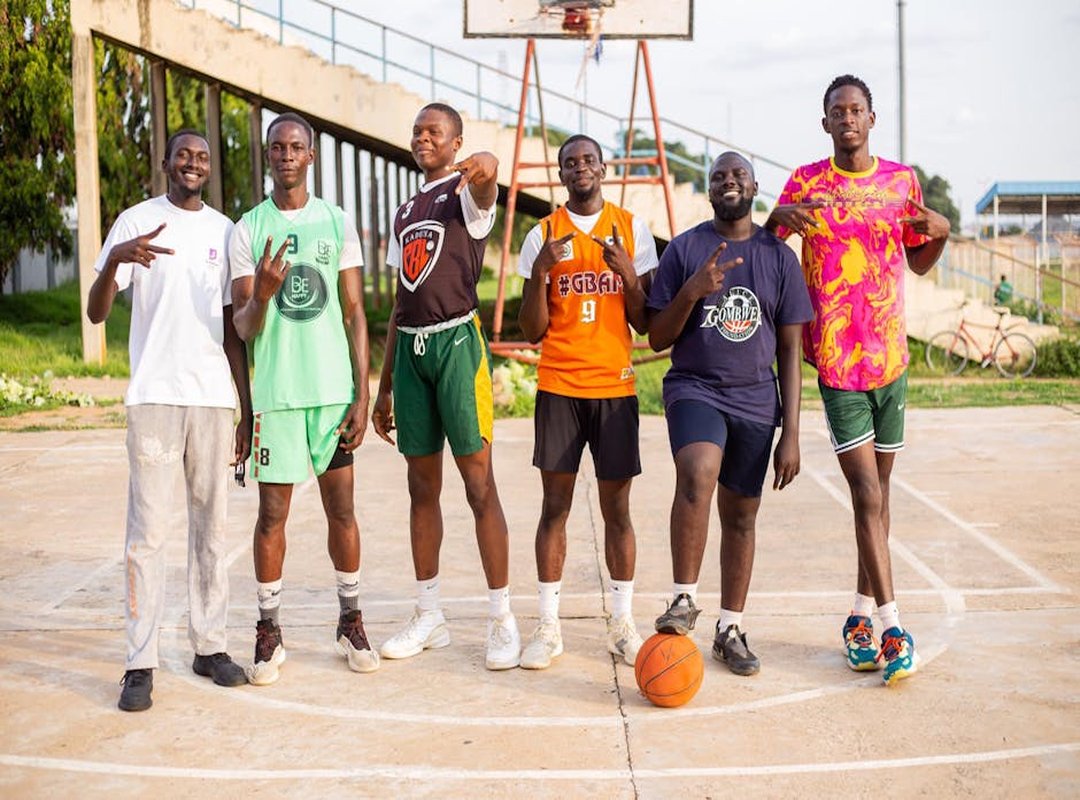 Who Can Play Zhimbom Game