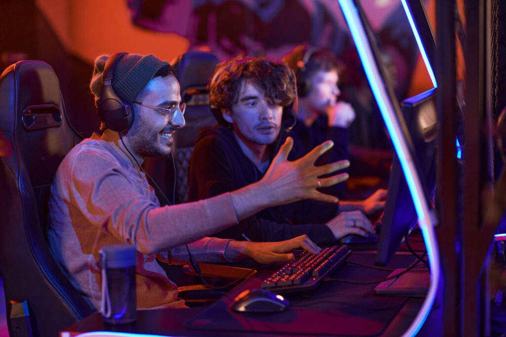 guys-playing-game-in-esports-bar-2026-03-24-07-33-53-utc