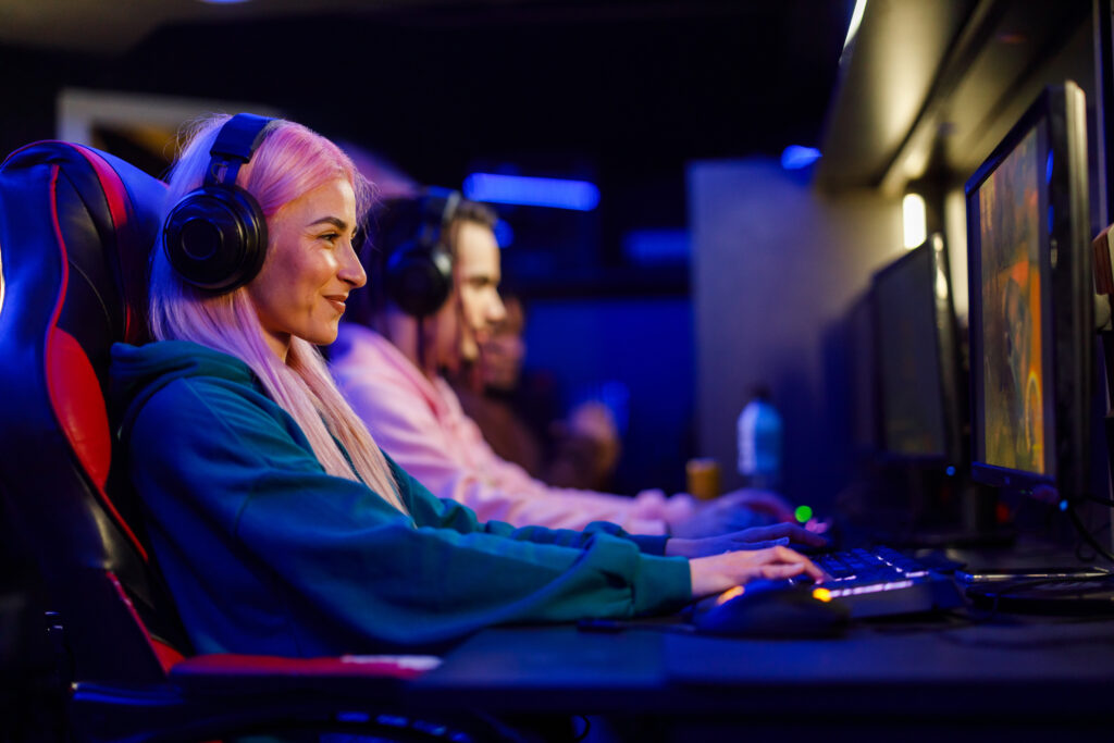 young-woman-playing-video-games-in-gaming-arena-2026-03-25-02-18-49-utc